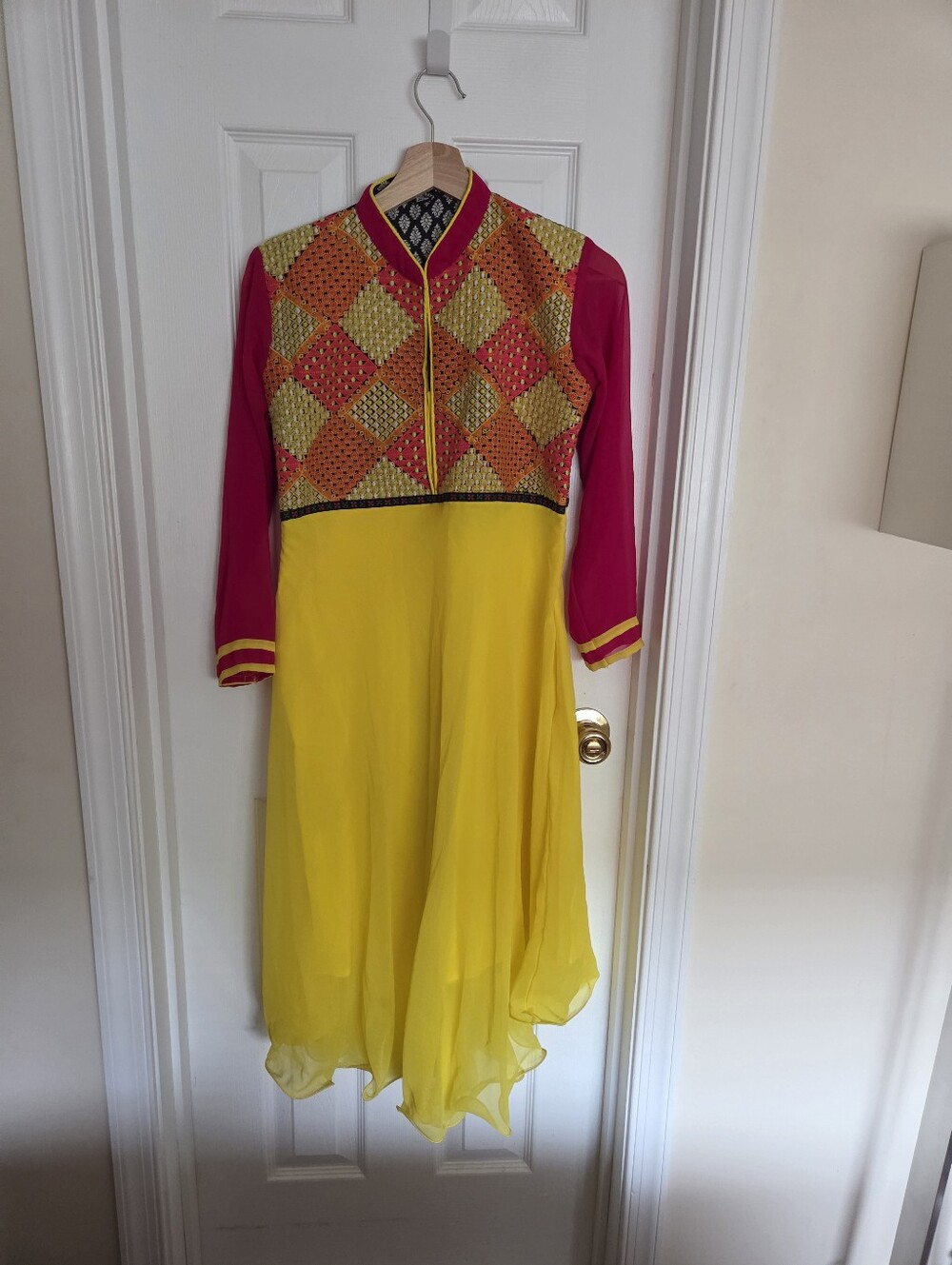 Vibrant Georgette Kurti 🌼